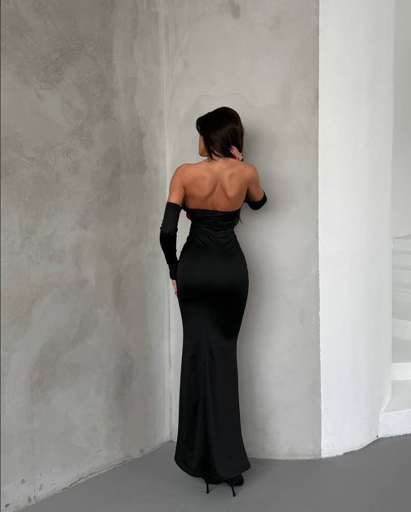 Madona dress with red flower