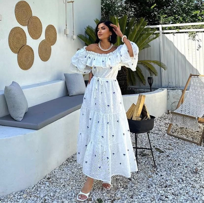 Broderie Dress with belt